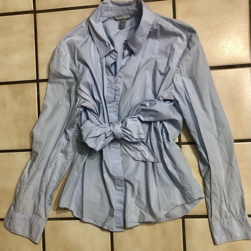 H&M blue cotton button up shirt with front bow tie